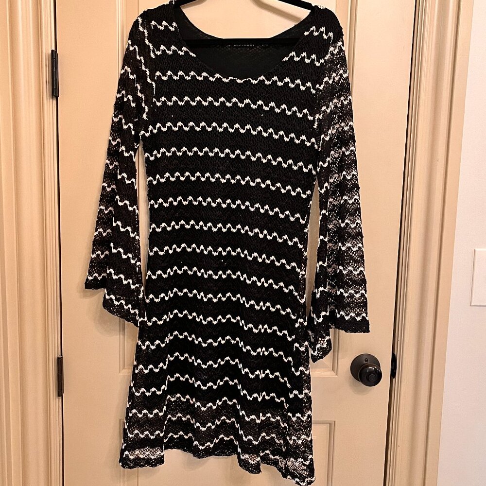 Merchant, Sz 12, Black and White w Sequins & Bell Sleeves, Cocktail/Party Dress